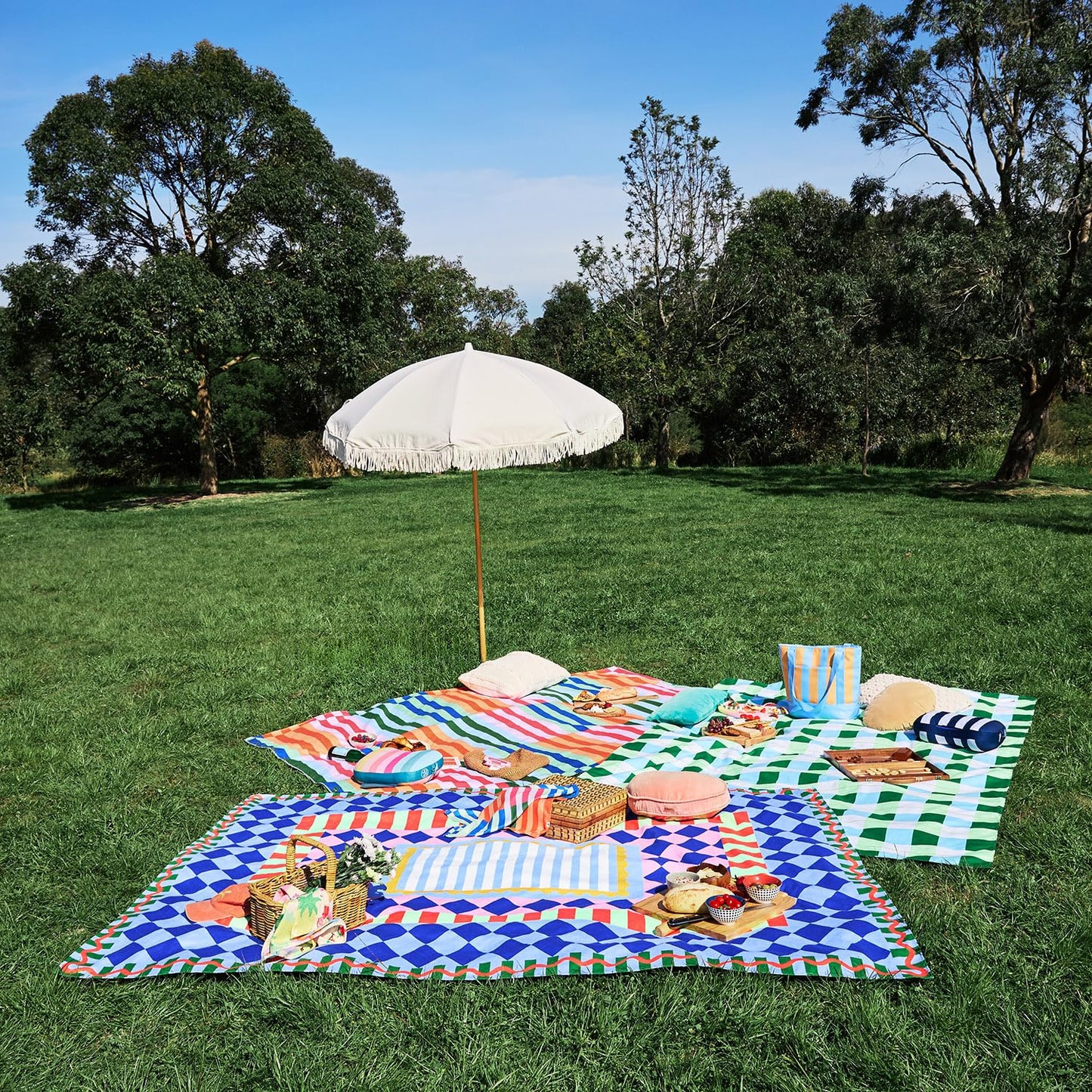 Water-Resistant Picnic Blanket – Quick-Dry & Packable